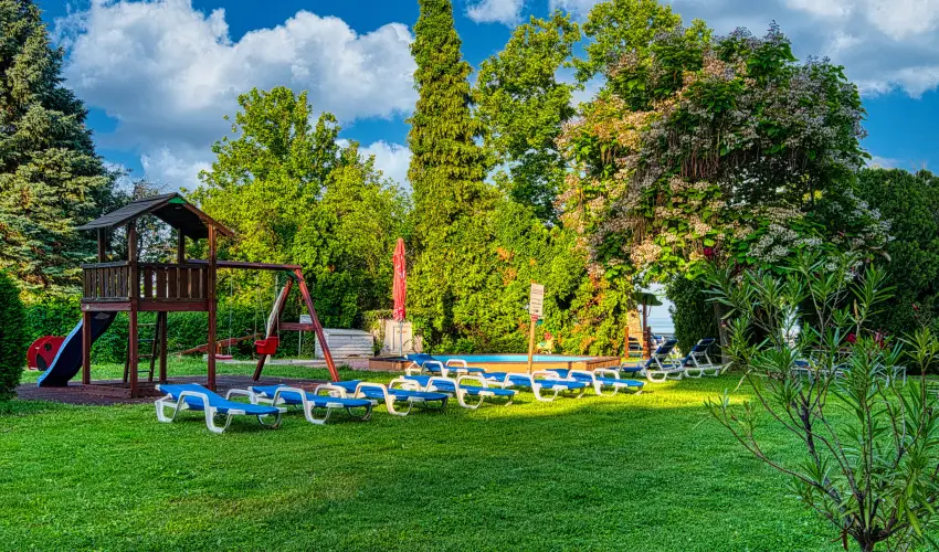 Vil�gos Hotel Balatonvil�gos - El�foglal�si akci� 4 �jt�l