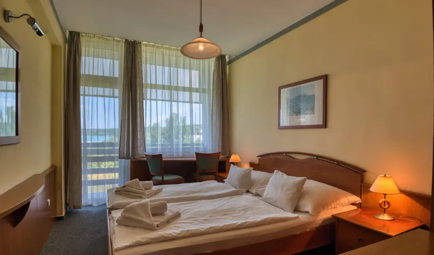 Vil�gos Hotel Balatonvil�gos - El�foglal�si akci� 4 �jt�l