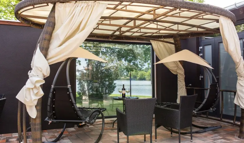 Waterfront Lodge Dunapataj - Nyugdjas kedvezmnyes rak reggelis elltssal (1 jtl)