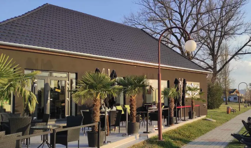 Waterfront Lodge Dunapataj - Nyugdjas kedvezmnyes rak reggelis elltssal (1 jtl)