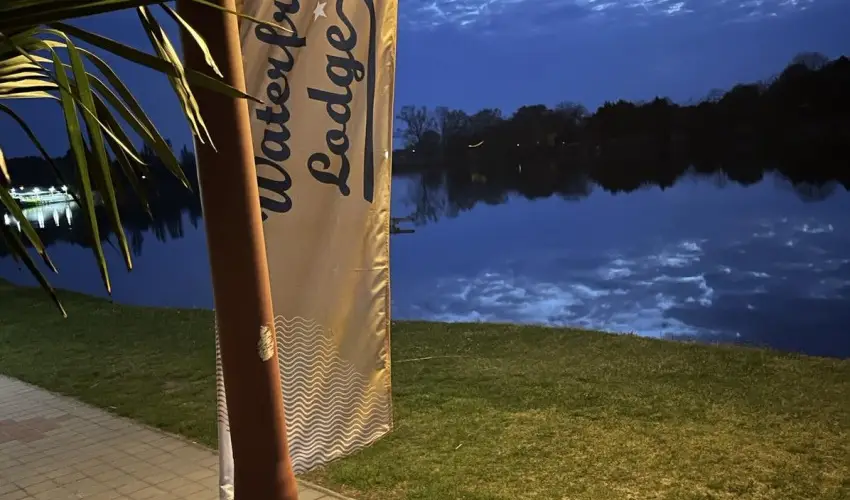 Waterfront Lodge Dunapataj - Nyugdjas kedvezmnyes rak reggelis elltssal (1 jtl)