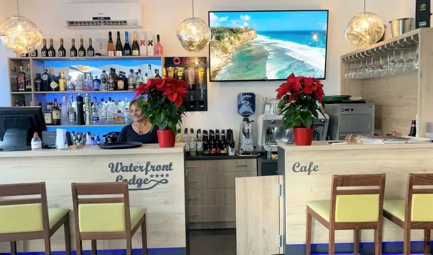 Waterfront Lodge Dunapataj - Nyugdjas kedvezmnyes rak reggelis elltssal (1 jtl)