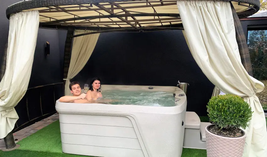 Waterfront Lodge Dunapataj - Nyugdjas kedvezmnyes rak reggelis elltssal (1 jtl)