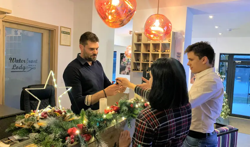 Waterfront Lodge Dunapataj - Nyugdjas kedvezmnyes rak reggelis elltssal (1 jtl)